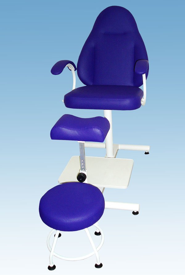 Педикюрне крісло КП-2 з регульованою підставкою