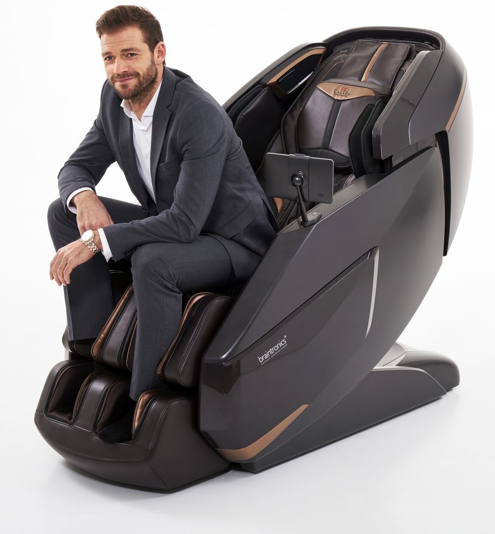 Масажне крісло TITAN (карамельно-коричневий)