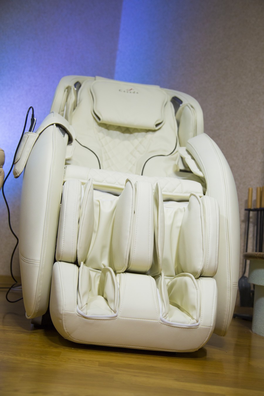 Массажное кресло AlphaSonic II (премиально белое)